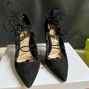 Aldo high hill wraparound straps, black, size 6.